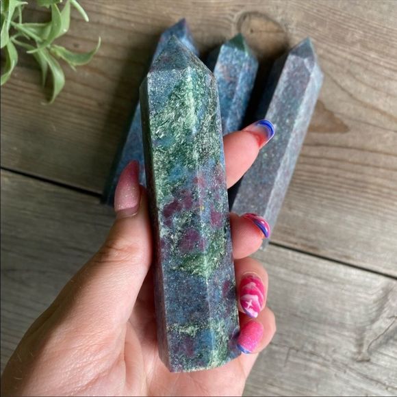 Ruby Kyanite Towers - Picture 4 of 7